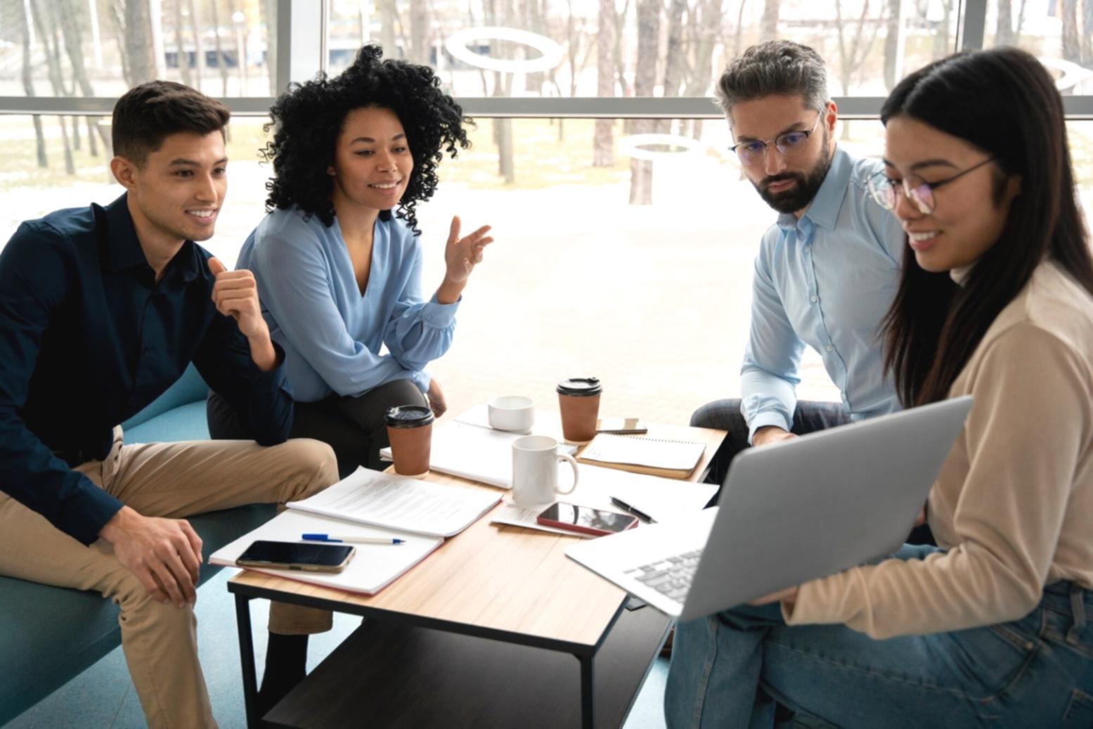 Digitale Finanzanalyse auf modernem Display