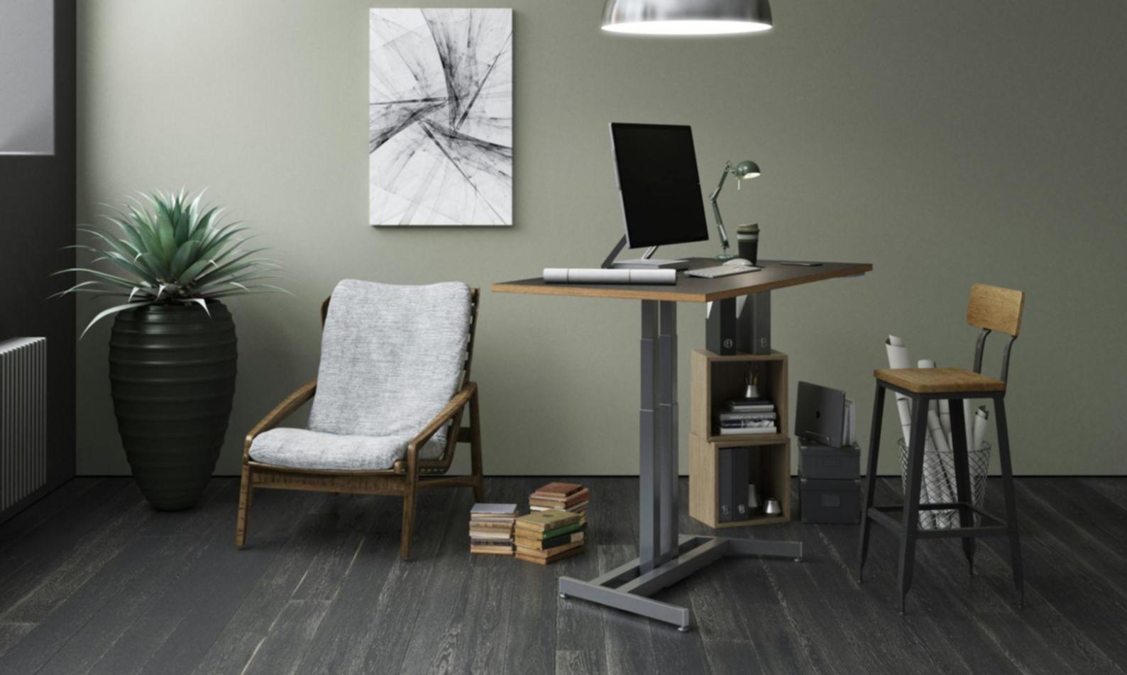 Arbeitsplatz mit Finanzberichten und digitalen Analysewerkzeugen